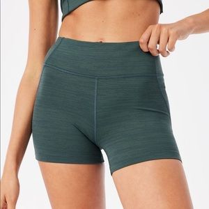 Outdoor Voices Flex Shorts 3.5” Evergreen
